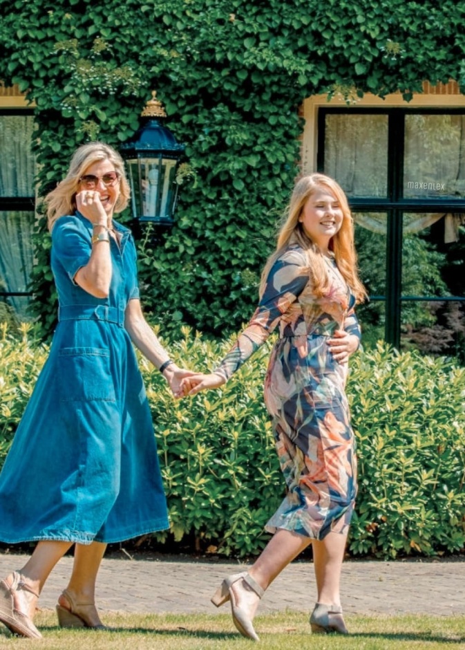 الملكة ماكسيما تعلق على الكتاب الجديد الذي صدر عن حياة ابنتها الأميرة أماليا