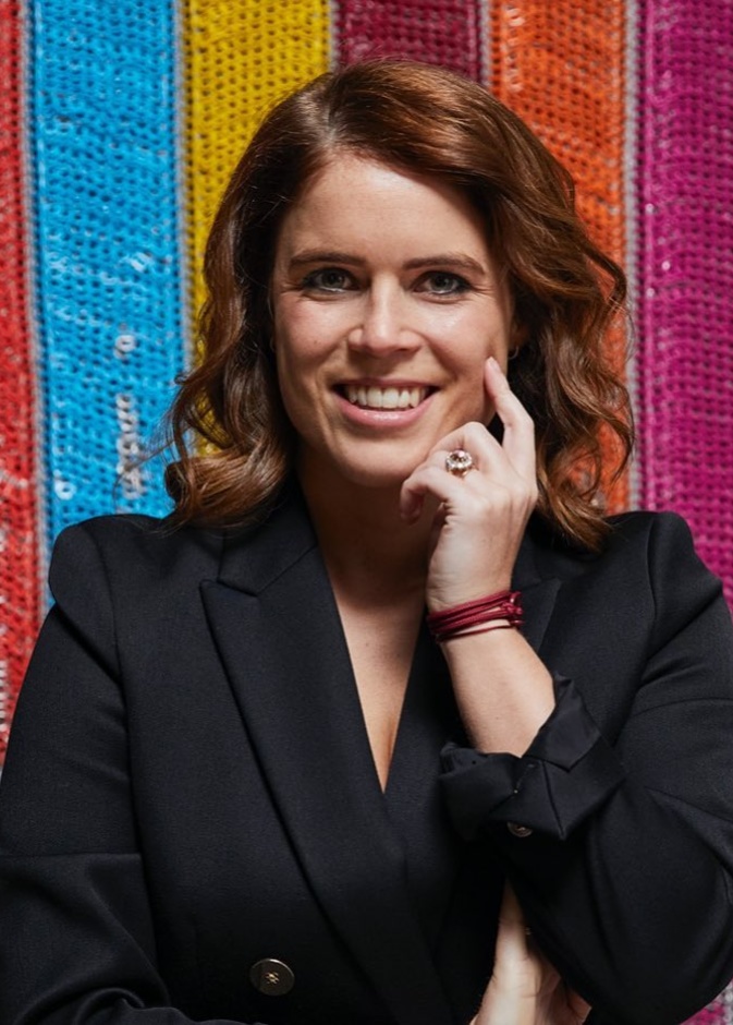 الأميرة يوجين تنشر صور الأمير تشارلز والأمير وليام مع زوجتيهما