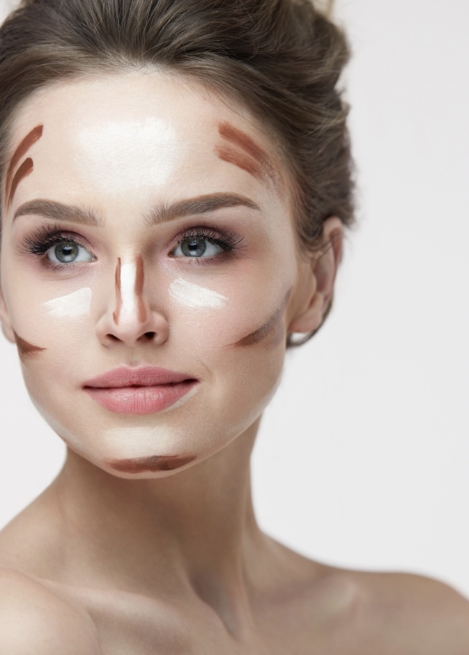 طريقة تصغير الأنف بالمكياج بالخطوات