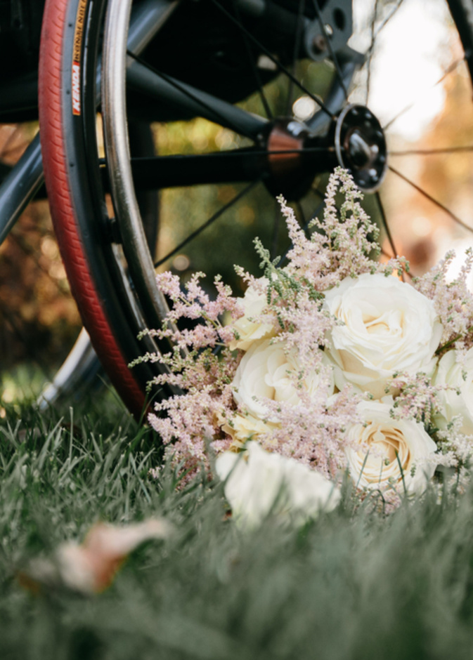 shutterstock_عروس تطلب عدم ظهور زوج شقيقتها القعيد في صور الزفاف