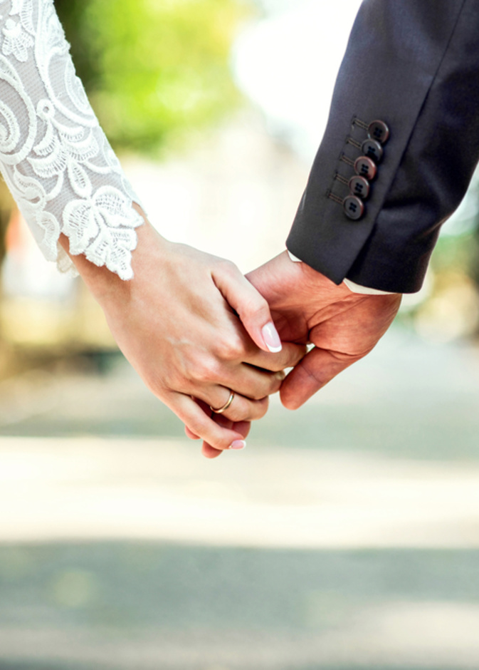 عروس تتزوج في مستشفى حتى تتمكن جدتها من حضور زفافها