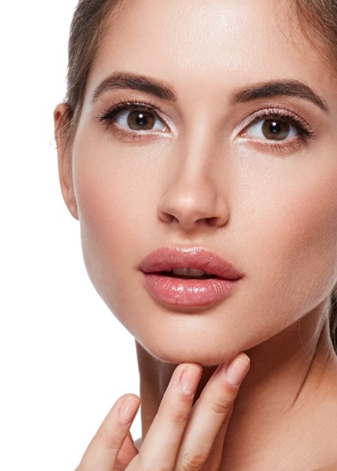 خلطات طبيعية سريعة لعلاج تشقق الشفاه في المنزل