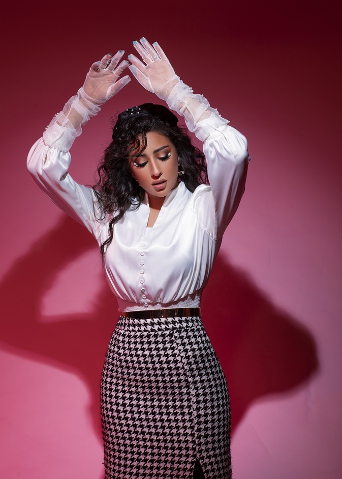 حوار مجلة "هي" مع الممثلة فرح الهادي