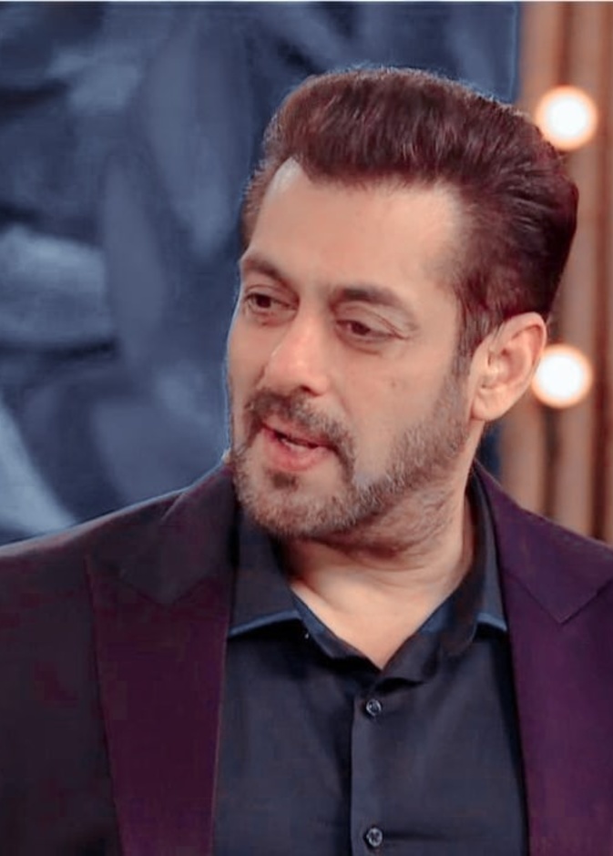 سلمان خان ينفعل على أحد معجبيه أثناء لقاء صحفي