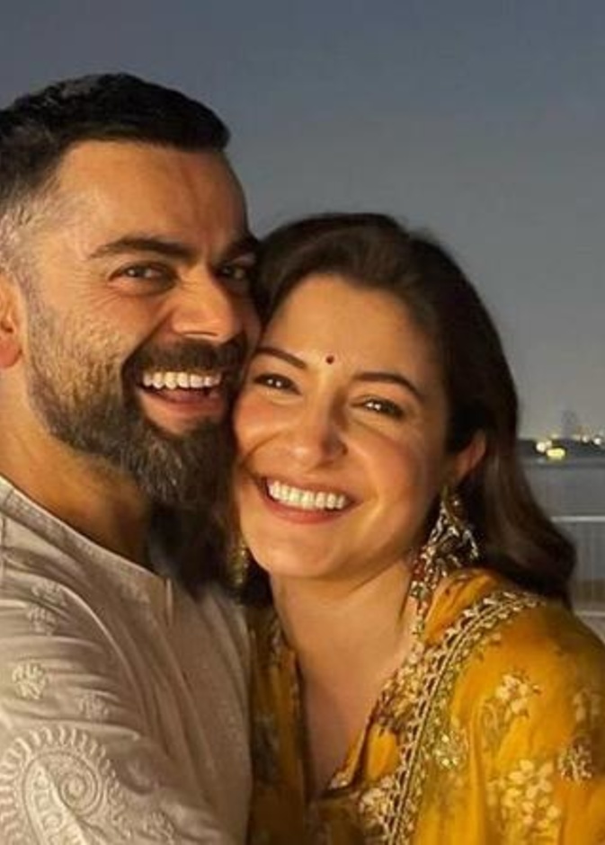 أنوشكا شارما تفاجئ زوجها فيرات كولي في دبي بعيد ميلاده