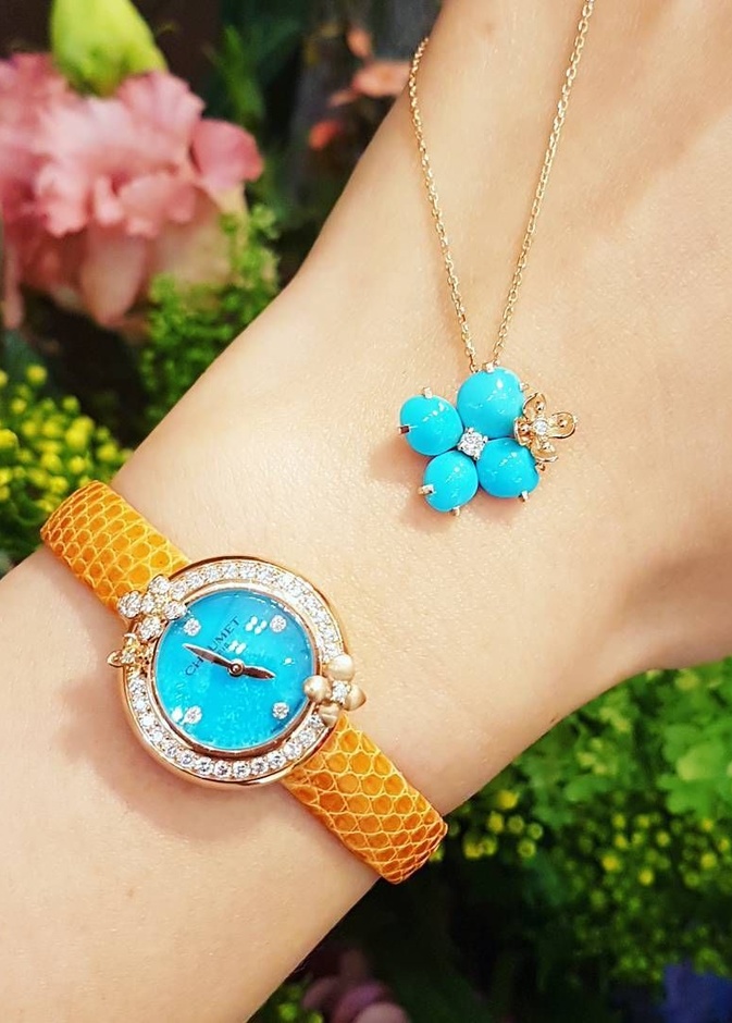 موديلات ساعات مرصعة بالفيروز حجر ديسمبر للتألق بسحر وجاذبية