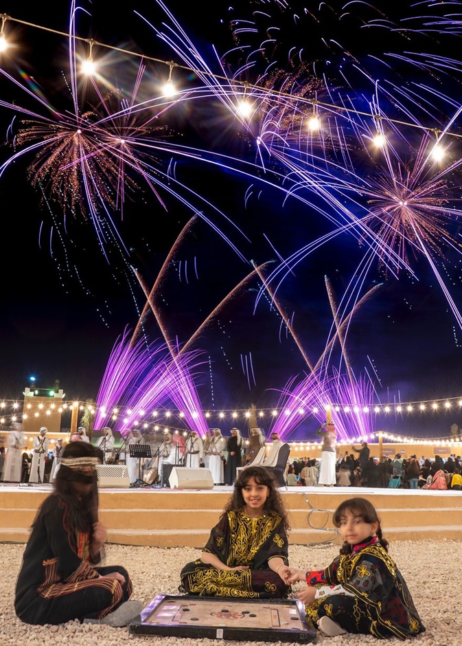 الأزياء الشعبية ترسم البهجة على وجوه الصغار - المصدر موسم الرياض 