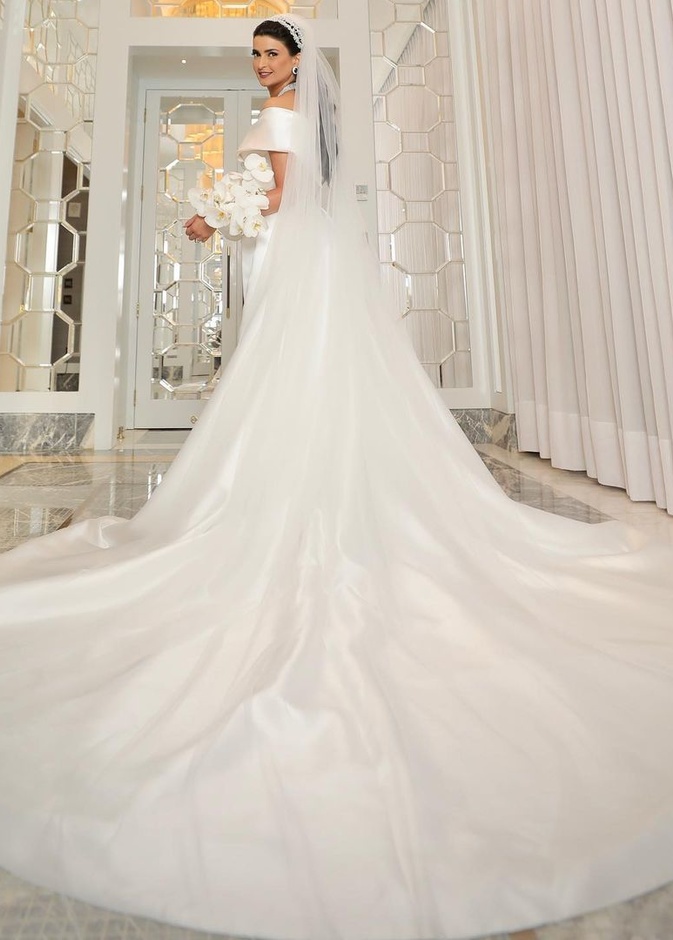 الإعلامية الاردنية علا فارس بفستان الزفاف- انستغرام علا فارس