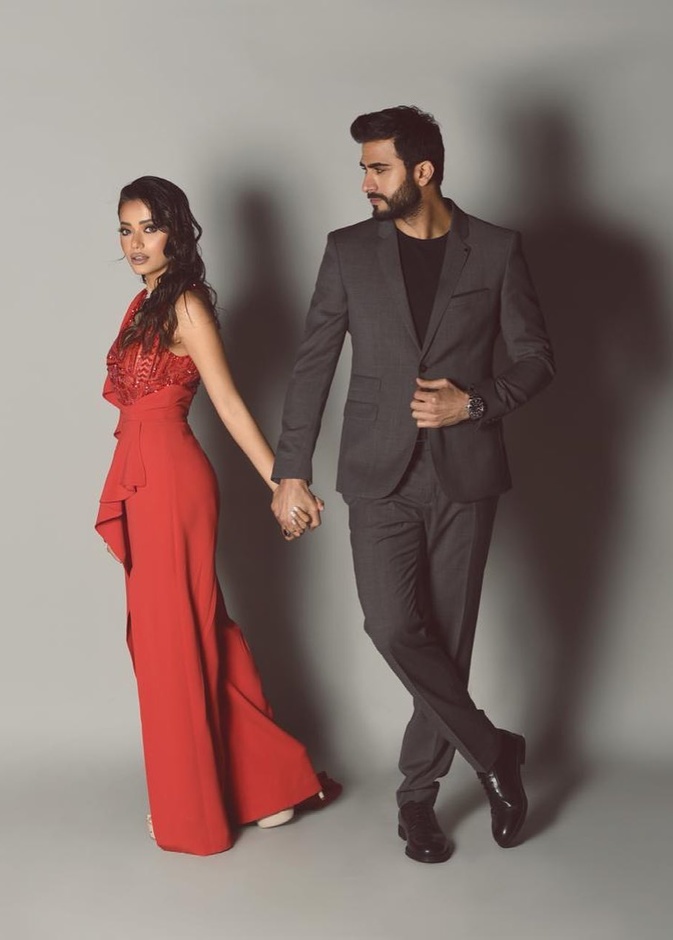 الفنانة رحمة رياض مع العريس- الصورة من انستغرام الفنانة