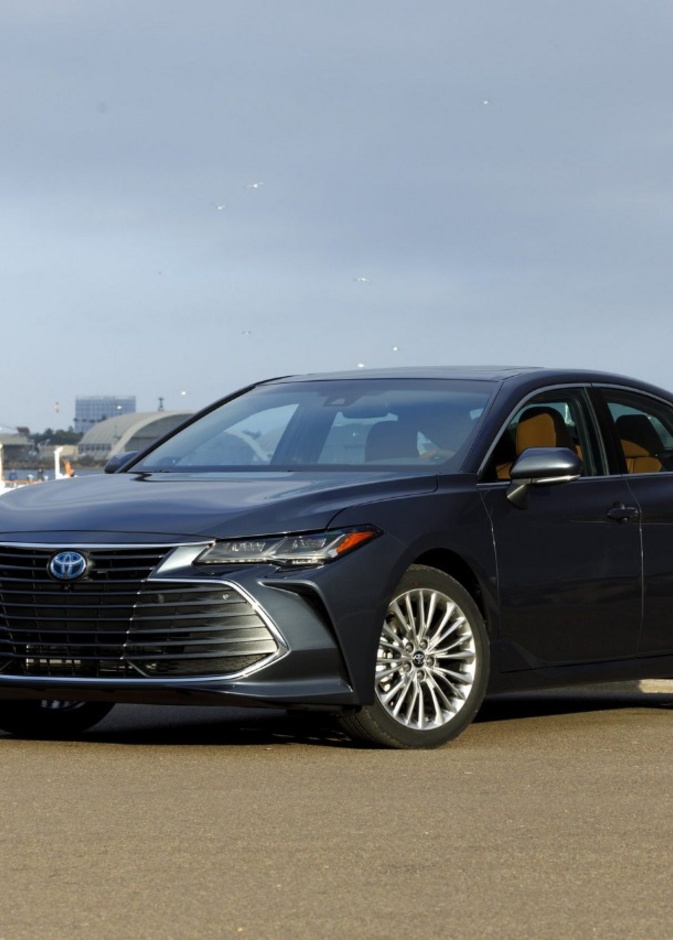 تويوتا الستار تكشف عن الموديل الختامي من أفالون