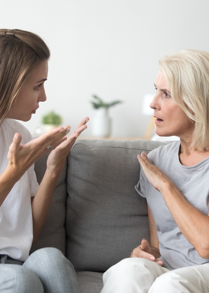 حيل ذكية تمنع ام زوجك من التدخل في تربية أطفالك