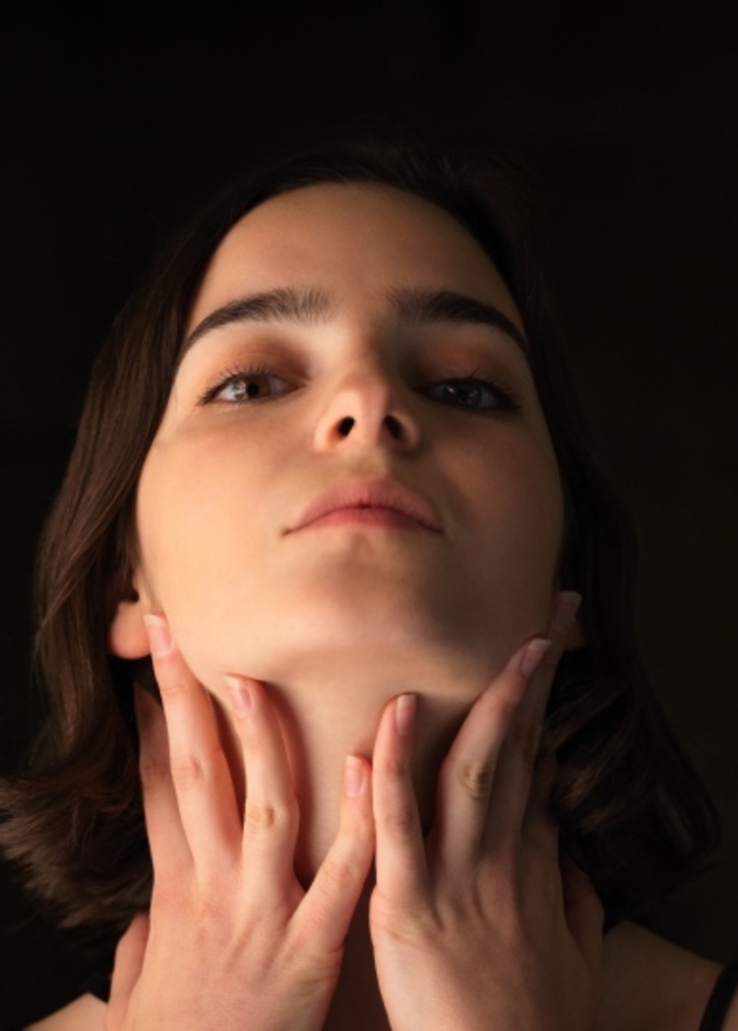 ما الفرق بين الغدة الدرقية والجار درقية