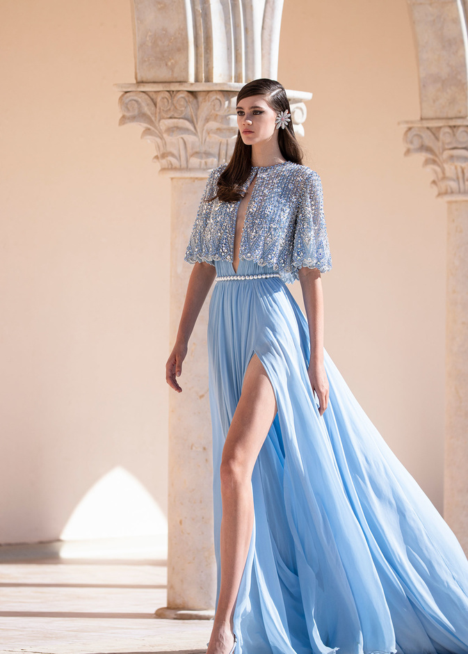 فساتين خطوبة مع كاب قصير انستقرام@georgeshobeika