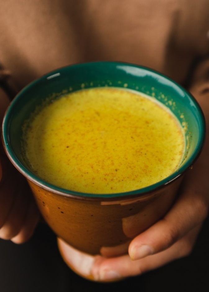 فوائد حليب الكركم الصحية في الشتاء