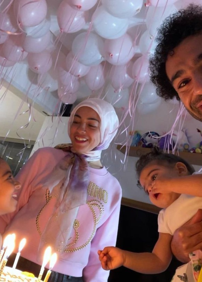 محمد صلاح تزوج من حب طفولته - انستغرام محمد صلاح