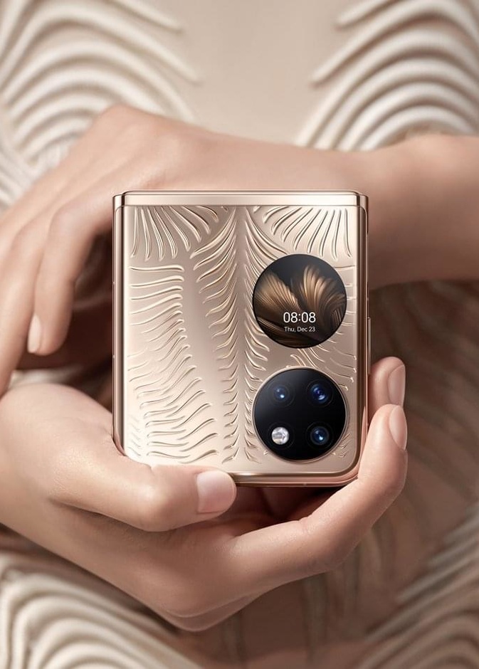 هواوي تكشف عن هاتفها القابل للطي  P50 Pocket
