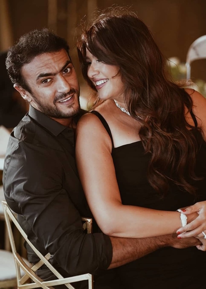 أحمد العوضي يعلق على ظهوره لأول مرة مع زوجته ياسمين عبدالعزيز في برنامج "معكم"..فيديو