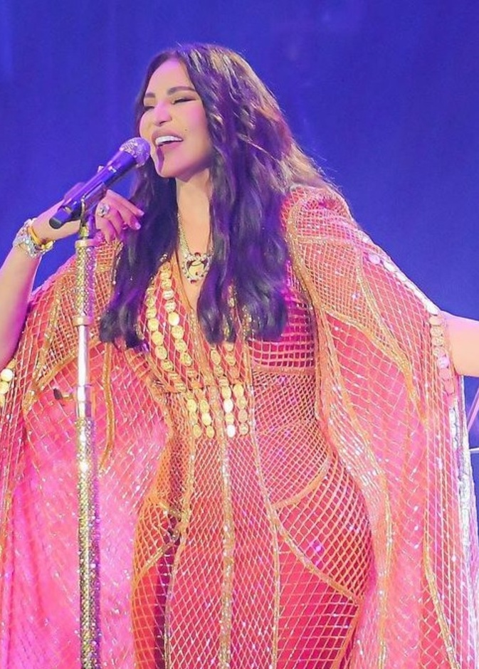 إطلالة أحلام