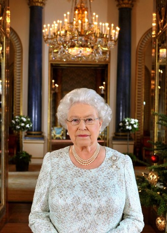 ملكة بريطانيا تفكر في استضافة غدائها السنوي في قلعة وندسور بدلا من قصر باكنغهام 