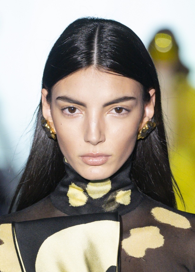 طريقة عمل مكياج نيود فاتح من وحي اطلالات Del Core