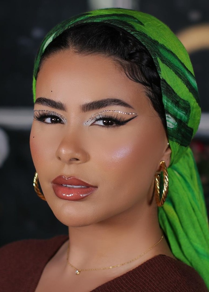  مكياج مناسب للسهرة على طريقة حبيبة داسليفا - الصورة من حابها على انستغرام