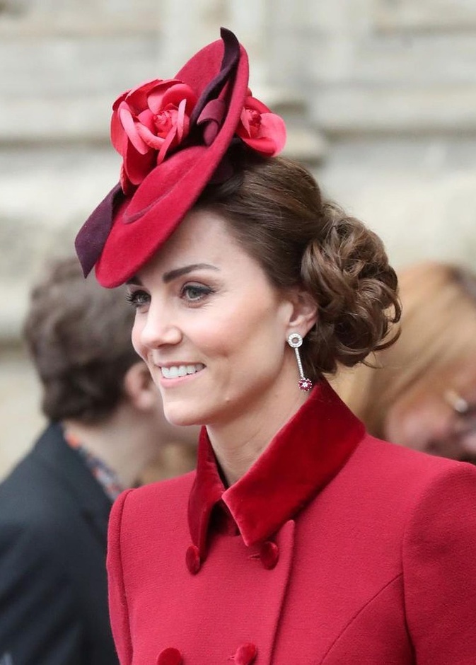 كيت ميدلتون تتألق بمجوهرات مرصعة بالياقوت الأحمر