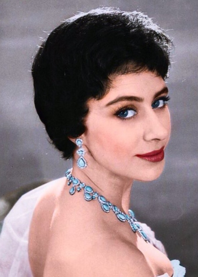 الأميرة مارغريت ترتدي طاقم الفيروز الذي لم يظهر منذ عقود