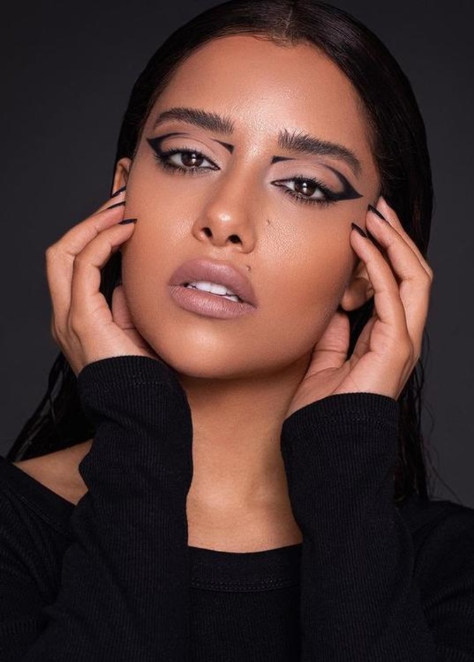 أبرز صيحات المكياج التي سيطرت على إطلالات النجمات العرب في 2021