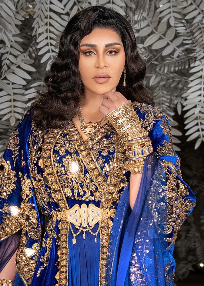 الفنانة احلام 