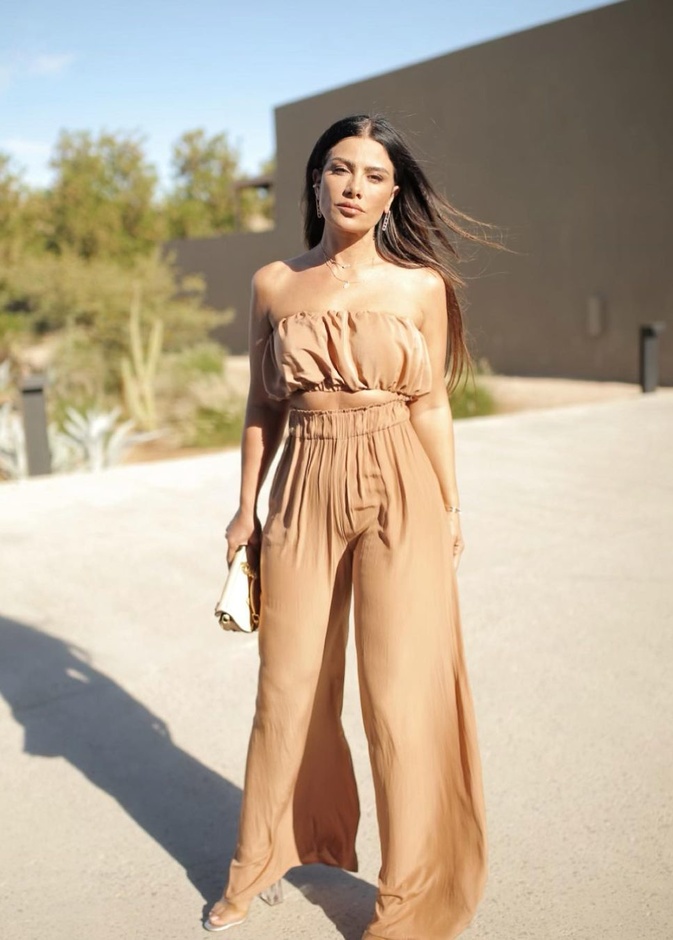 إطلالات كاجوال أنيقة للصبايا مستوحاة من صبا مبارك