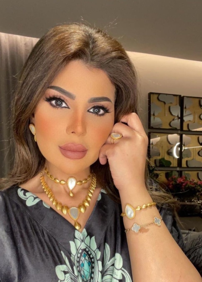 الفنانة إلهام الفضالة