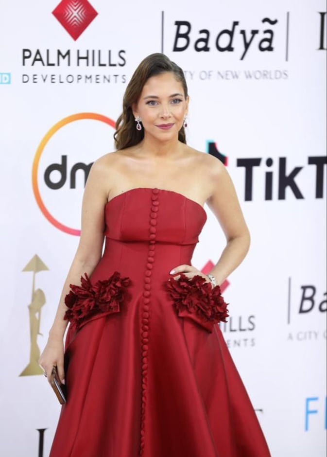 فاطمة البنوي