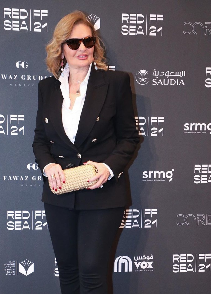 إطلالة يسرا