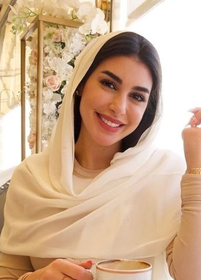  ياسمين صبري تتألق بمكياج ناعم مع الحجاب في أحدث ظهور لها