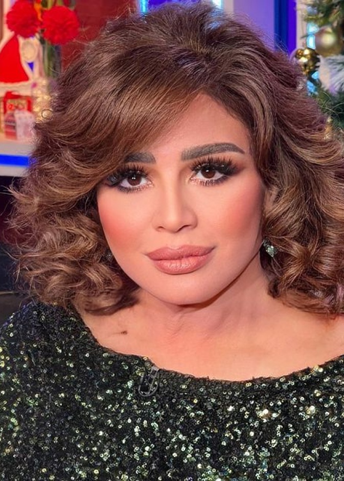إلهام شاهين بإطلالة جمالية ملفتة جعلتها أصغر من عمرها بسنوات