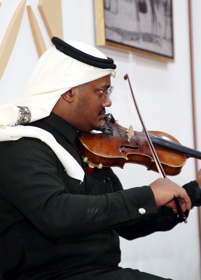 مقطوعات موسيقية ساحرة وفن تشكيلي مبدع في مهرجان المؤسس   