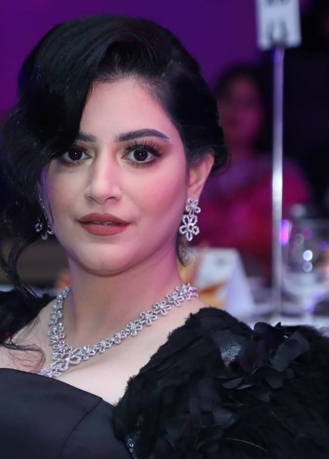 فاطمة الطائي الفنانة الإماراتية