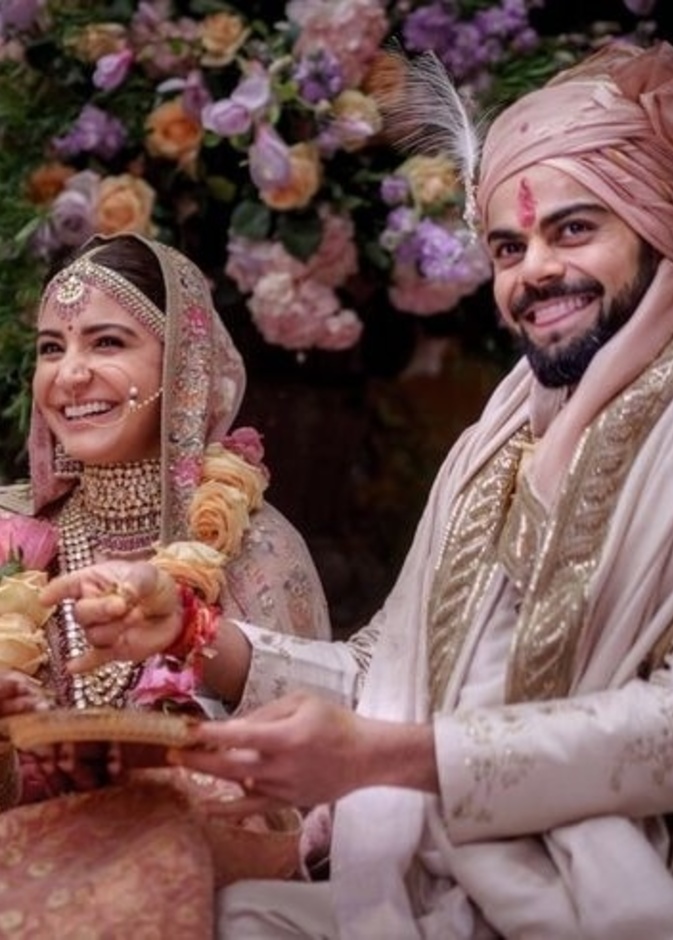 أنوشكا شارما تحتفل بالذكرى السنوية لزواجها من فيرات كولي