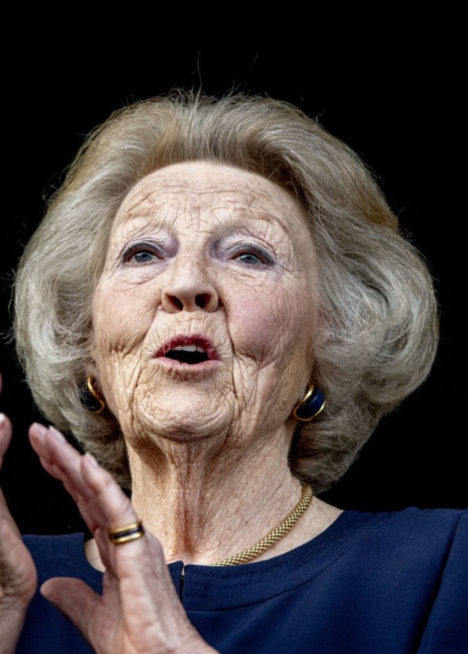 ملكة هولندا السابقة بياتريكس تتعافى من عدوى كورونا