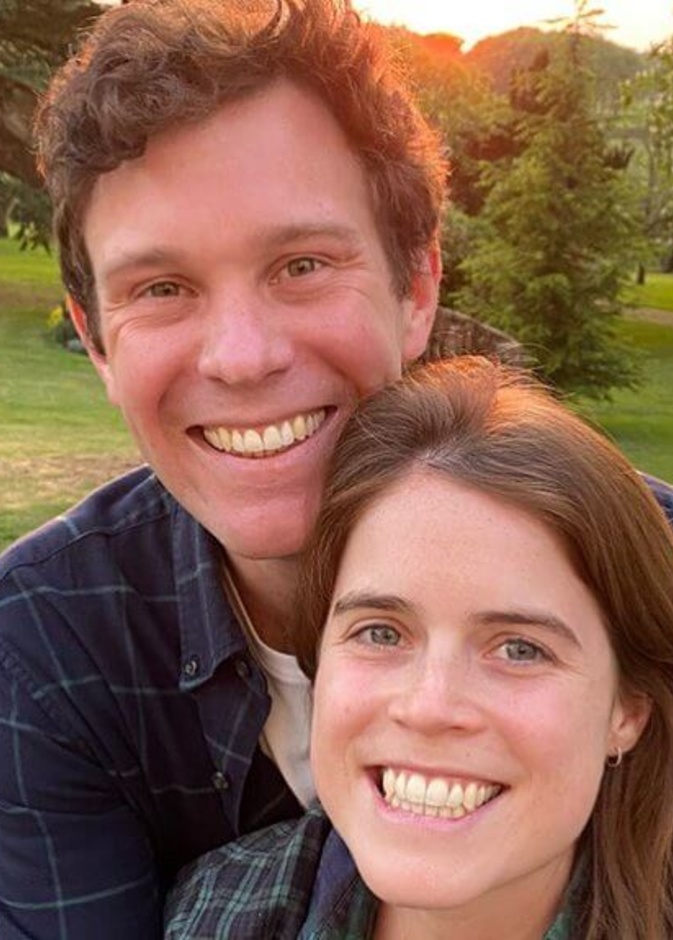 أول احتفالات نهاية عام لطلفي الأميرة يوجين والأميرة بياتريس