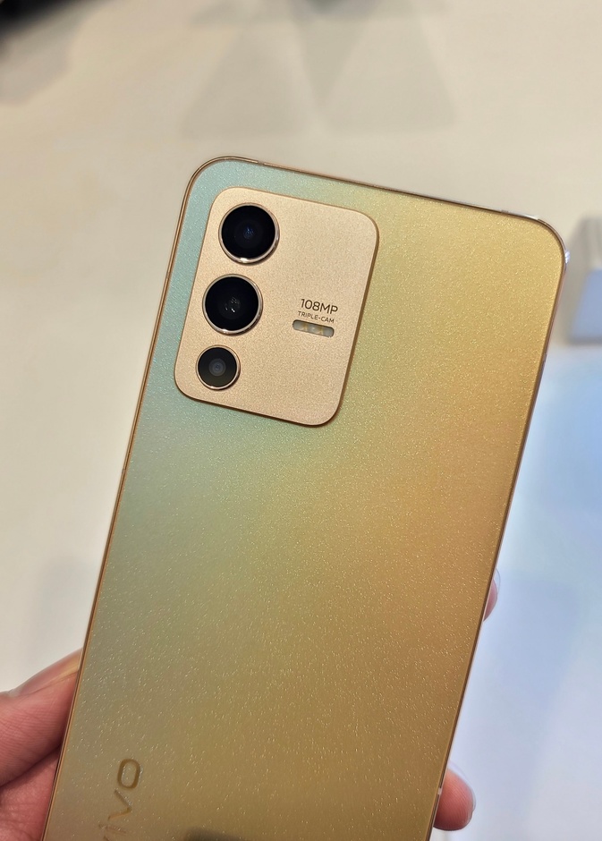 Vivo تنافس أحدث هواتف سامسونغ بجهاز جديد