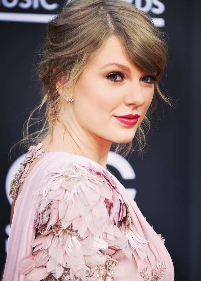 تايلور سويفت