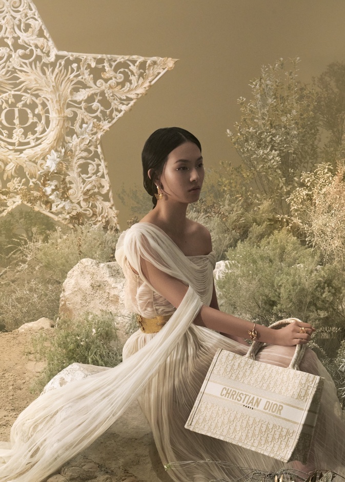 ديور تقدّم مجموعات نسائية خاصة بموسم الاعياد