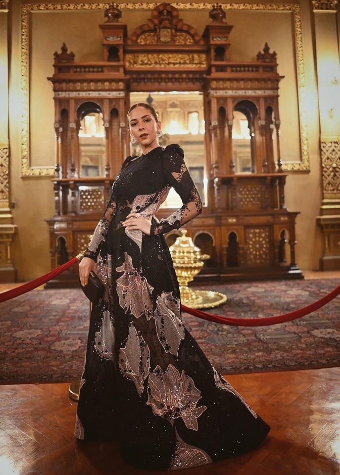 فاطمة البنوي