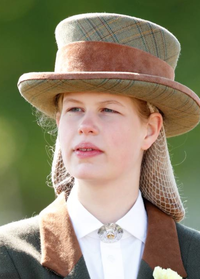 ليدي لويز وندسور "تغير رأيها" وتقرر الحصول على لقب ملكي من جدتها الملكة