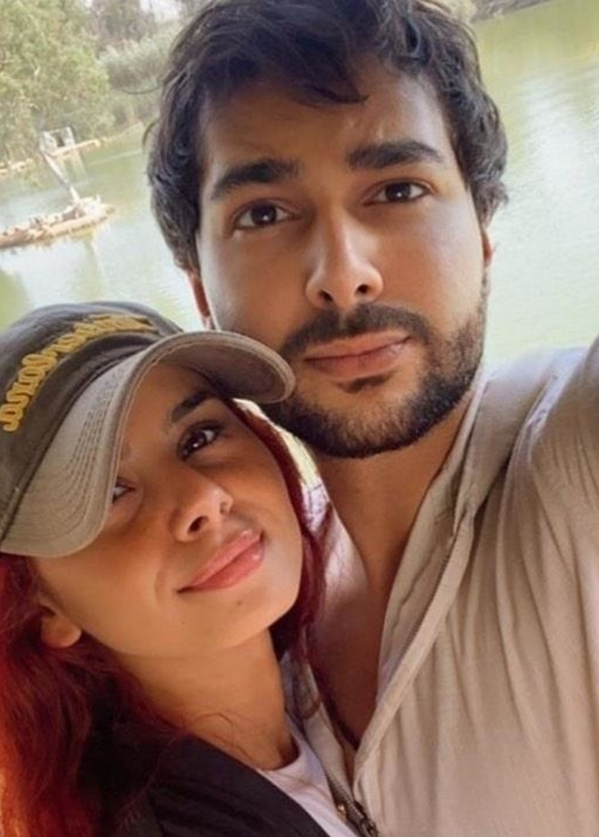 منة عرفة مع زوجها محمود المهدي