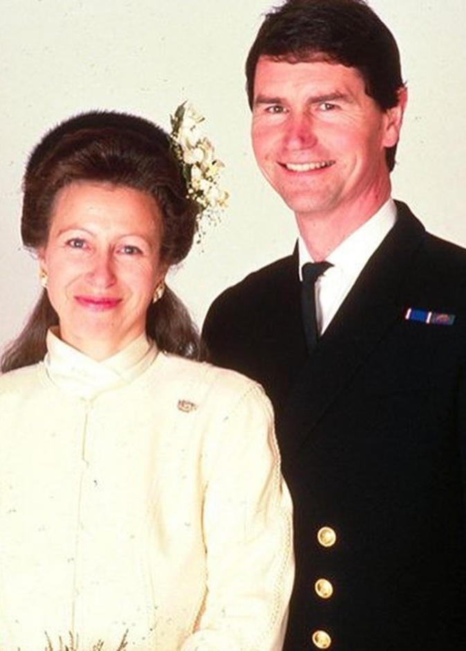 الأميرة آن تحتفل بالذكرى السنوية 19 لزواجها من سير تيموثي لورانس