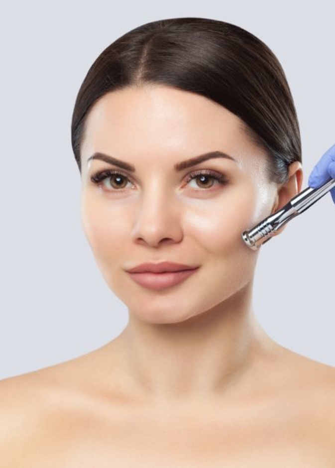 مخاطر تقشير البشرة الماسي وأهم النصائح والمحاذير