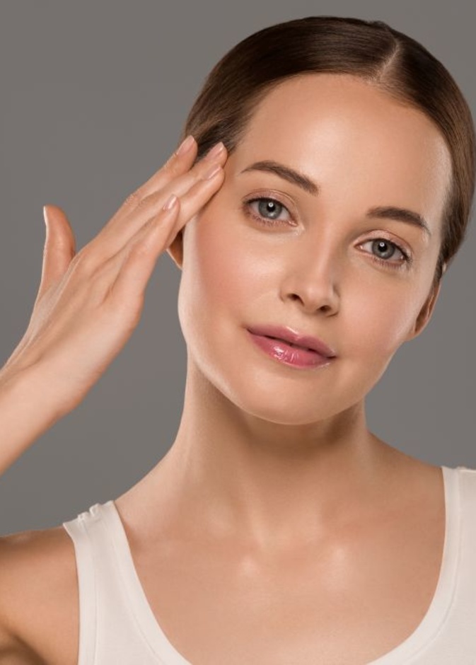 طريقة شد الجبين بالخيوط وأبرز نتائجها وأضرارها