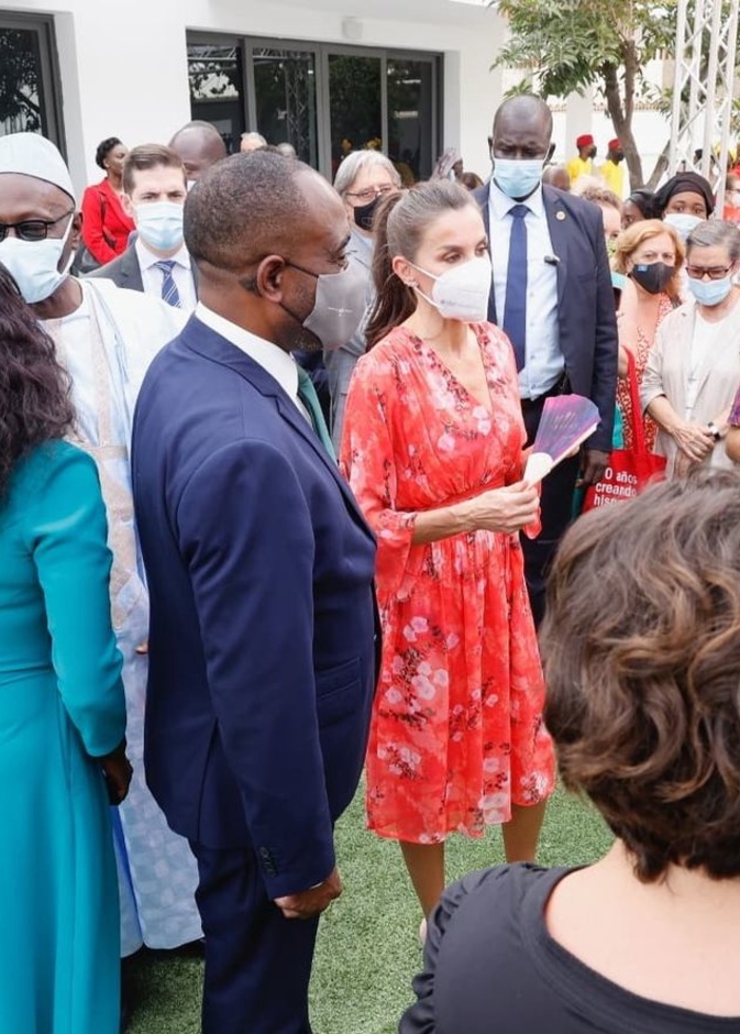 الملكة ليتيزيا تقوم بزيارة سريعة إلى السنغال لافتتاح معهد إسباني جديد